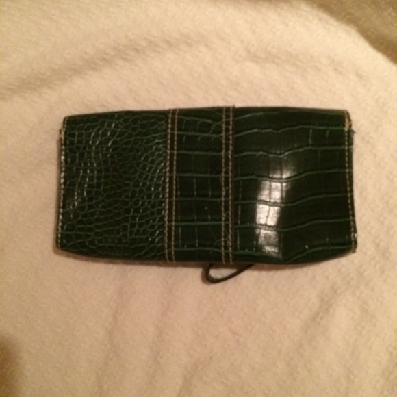 NWOT Green NY&C Clutch - Picture 4 of 4